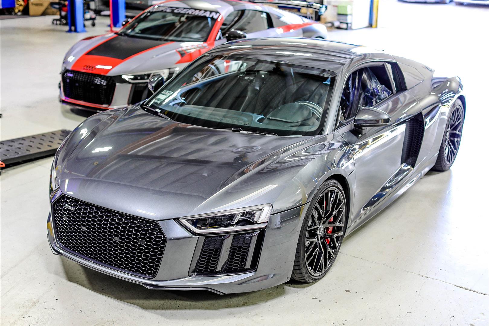 2017 Daytona Gray Pearl Effect Audi R8 V10